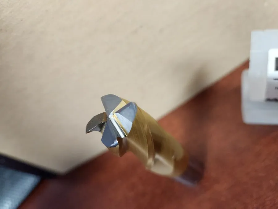 Режущий инструмент Kennametal HEC750S4 Solid Carbide End Mill — фото лота 1