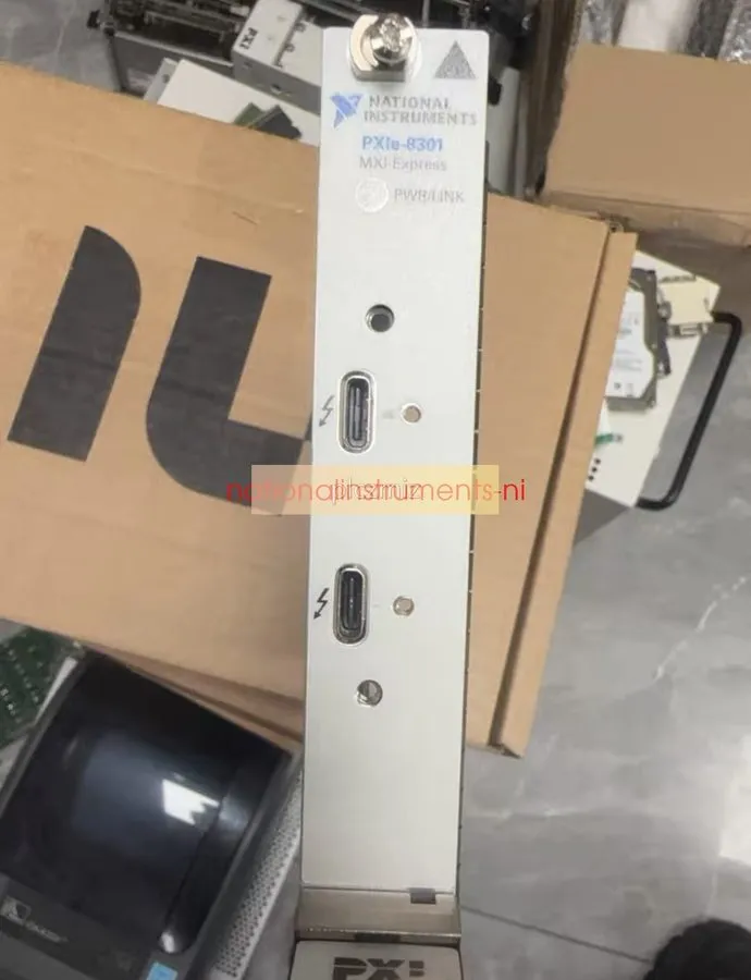 Модуль National Instruments NI PXIe-8301 Remote Controller Interface Module