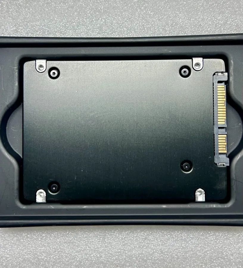 SSD-накопитель Samsung PM893 7.68TB SATA 6Gb/s 2.5" SSD MZ-7L37T60 MZ7L37T6HBLA