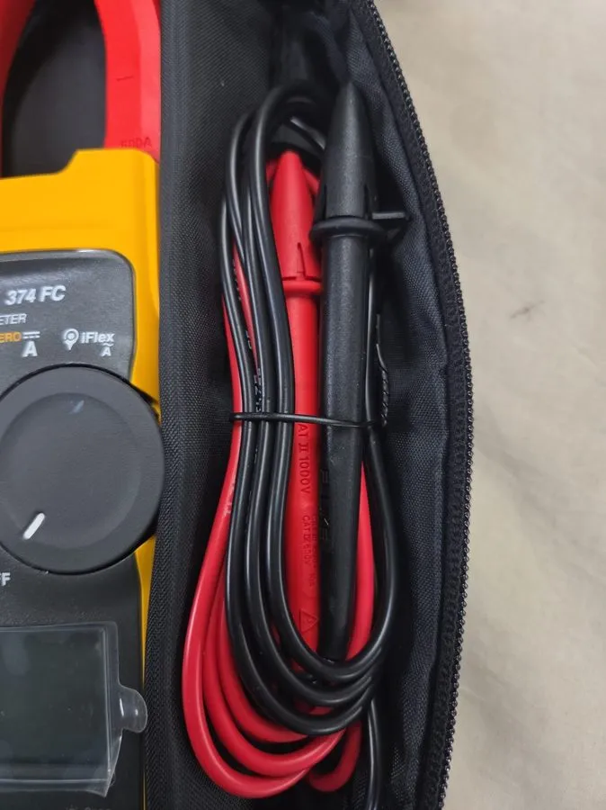 Тестер Fluke 374 True RMS AC/DC Clamp Meter with Case — фото лота 3