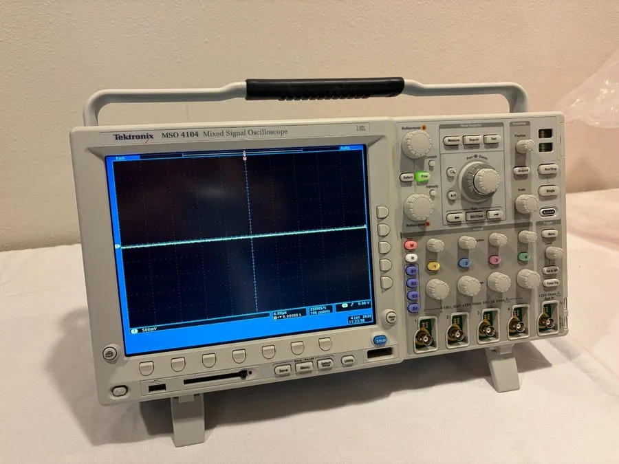 Осциллограф Tektronix MSO4104 1GHz 4 Channel 5GS/s Mixed Signal Oscilloscope