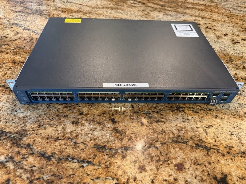 Коммутатор Cisco WS-C3560V2-48PS-S Catalyst 3560 V2 48-Port PoE Switch 4x SFP