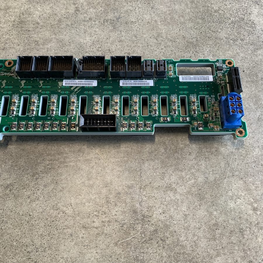 Блок питания IBM 2076-524 Storwize V7000 Gen 2 Machine Dual Controller AHB2 Back