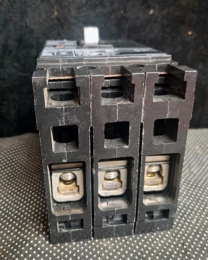Автоматический выключатель Siemens HED43B030 Sentron Series Circuit Breaker 30A