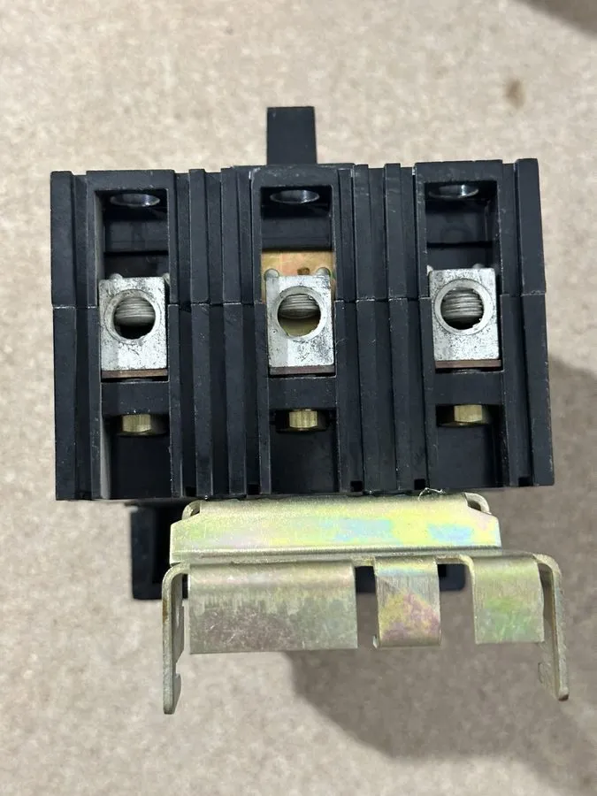 Автоматический выключатель Square D FA34070 Circuit Breaker 70A 3-Pole 480V SEE