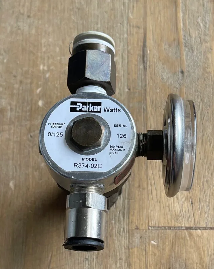 Регулятор давления Parker R374-02C Miniature Pneumatic Regulator 300psi 0-125psi