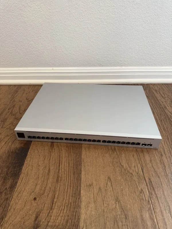 Коммутатор Ubiquity Enterprise 24 PoE, USW-Enterprise-24-PoE