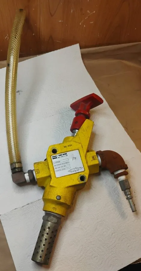 Пневмоклапан Parker LV4N6B Pneumatic Lockout Valve 300psi 1/2in Npt