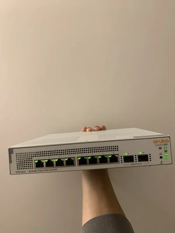 Коммутатор HPE Aruba Instant On 1930 JL681A 8-Port PoE+ 124W Managed Switch