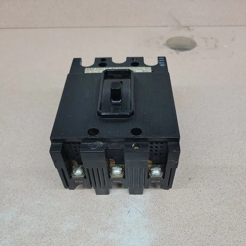 Автоматический выключатель ITE Siemens EH3 EH3-B020 3 Pole 20 Amp 480V Circuit B