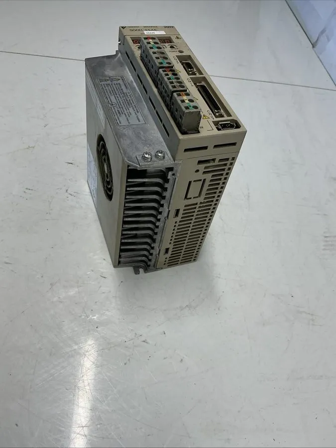 Сервопривод Yaskawa Electric Servopack SGDH-05AE. Z-203s — фото лота 3