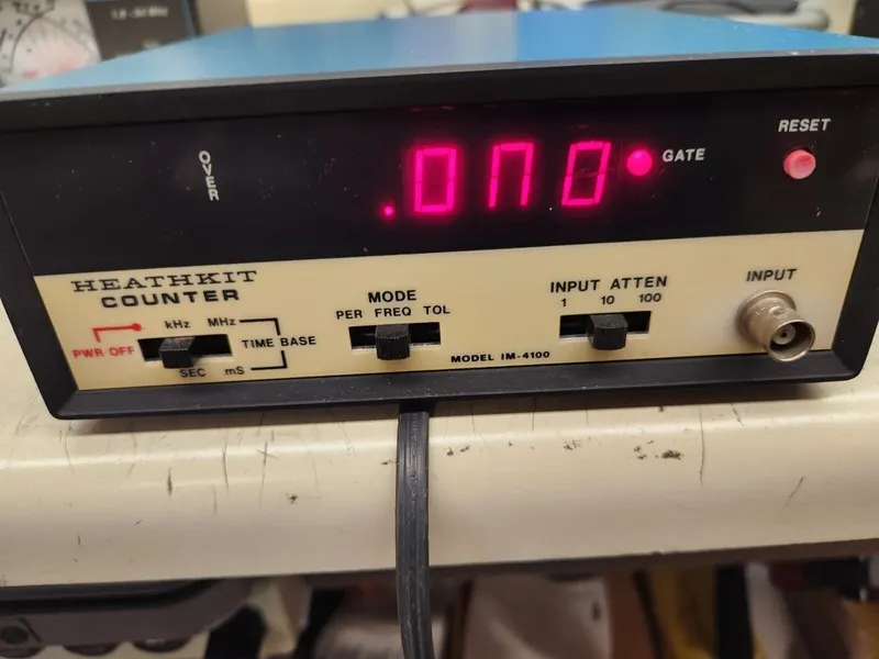 Тестер Heathkit Model IM-4100 Digital Frequency Counter Ham Radio Powers On