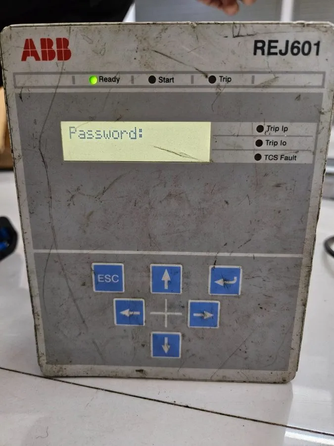 Реле защиты ABB REJ601 FEEDER PROTECTION RELAY 24-240V AC/DC