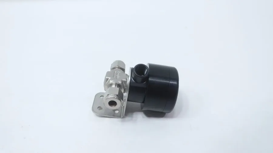 Клапан Swagelok SS-92S4-C Toggle Valve 1/4in Tube Stainless
