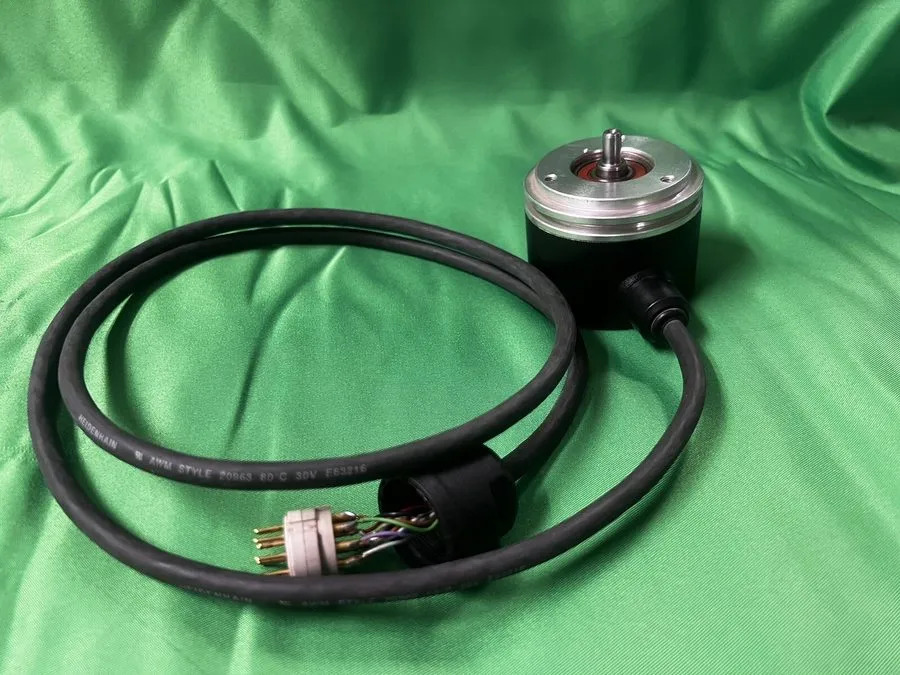 Энкодер GUARANTEED! HEIDENHAIN 5V ROTARY ENCODER ROD 426 1000 02S12-03