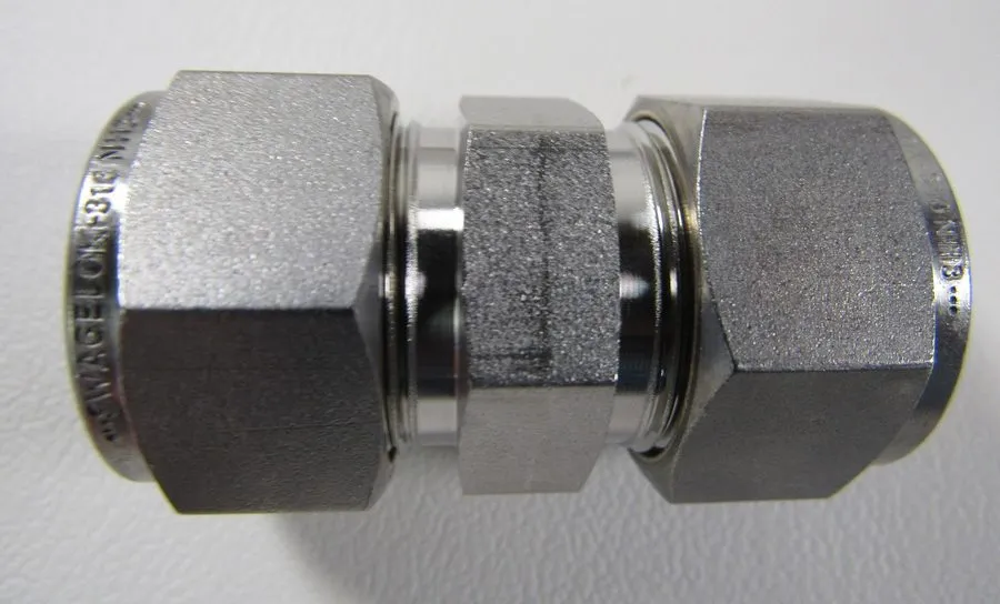 Фитинг Swagelok SS-1210-6SC11 Stainless Steel Swagelok Tube Fitting FNSP