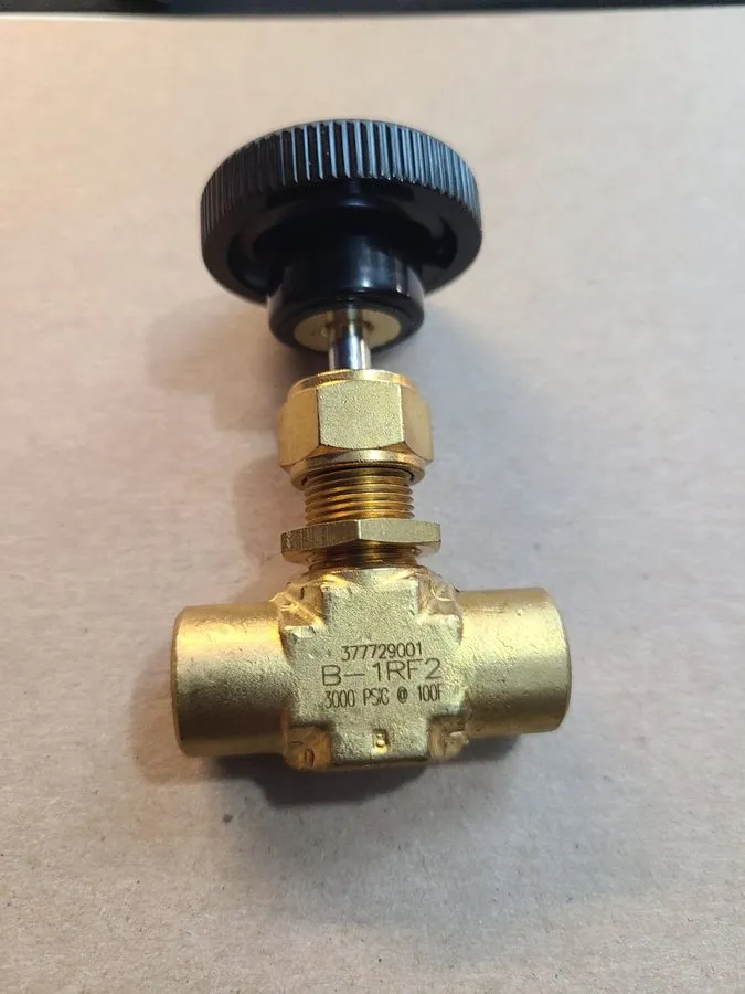Клапан Swagelok B-1RF2 Brass Integral Bonnet Needle Valve FNSP