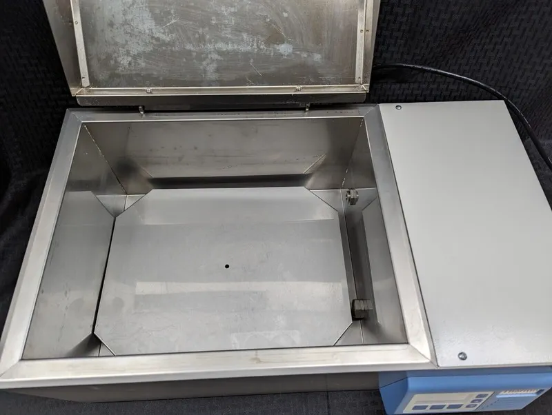 Водяная баня Thermo Scientific Precision TSCIR19 19L Circulating Water Bath — фото лота 2