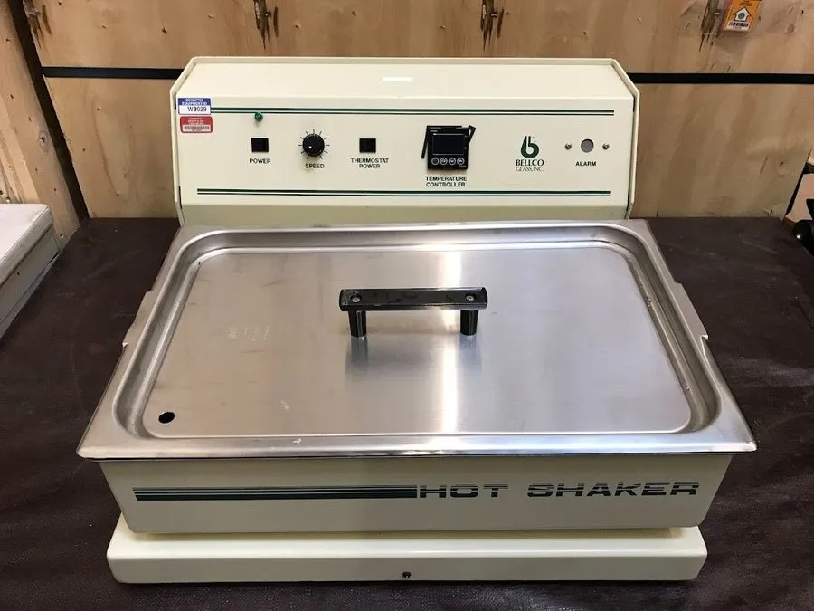 Водяная баня Bellco Hot Shaker Water Bath Model 7746-22116 Heated Lab Shaker — фото лота 1