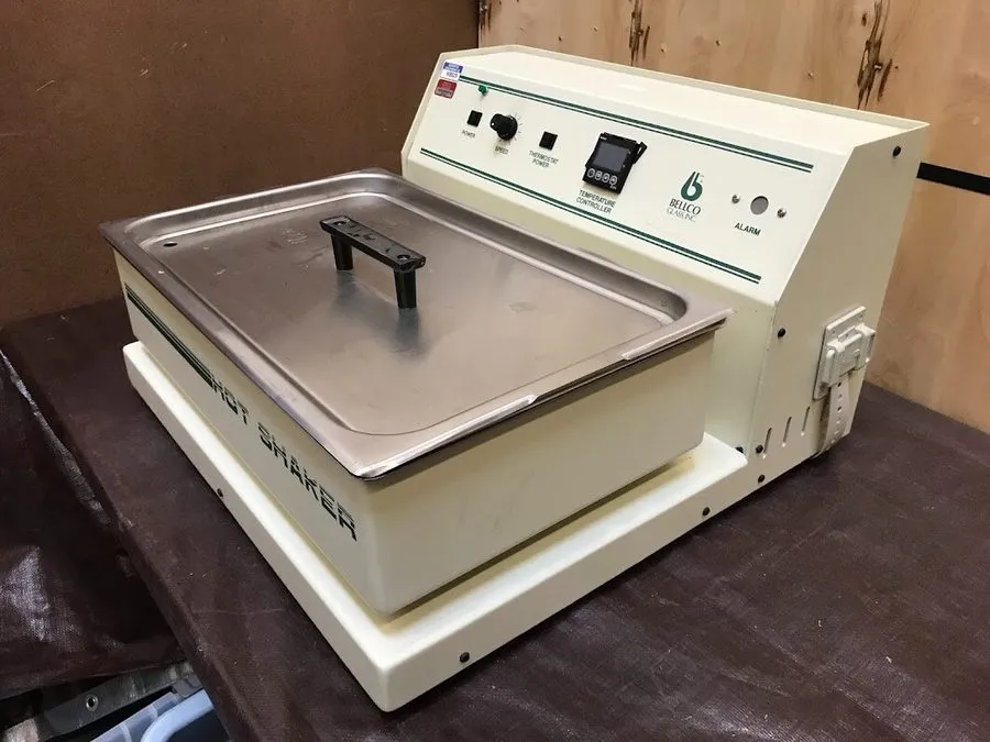 Водяная баня Bellco Hot Shaker Water Bath Model 7746-22116 Heated Lab Shaker — фото лота 2