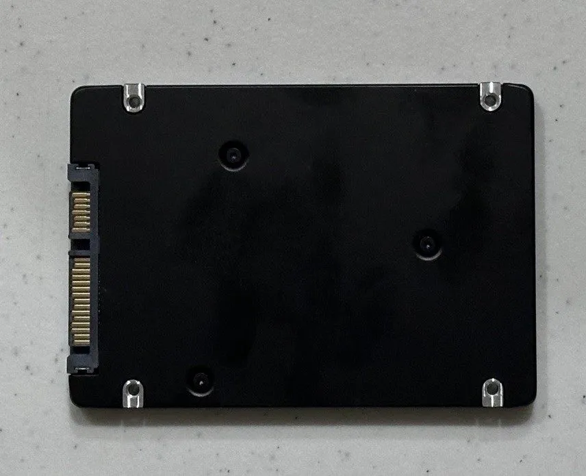 SSD-накопитель MZ-7LH9600 SAMSUNG PM883 960GB 2.5'' SATA 6.0Gbps MZ7LH960HAJR-00