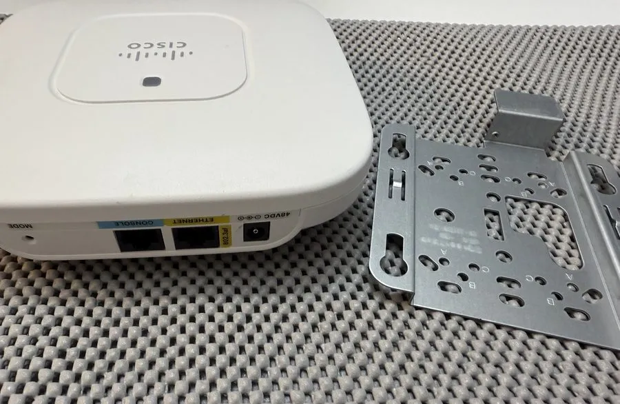 Точка доступа Wi-Fi Cisco Aironet 700 Series Dual Band Wireless Access Point Air — фото лота 2
