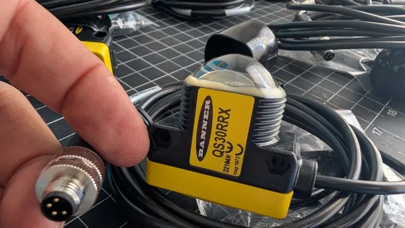 Фотоэлектрический датчик BANNER QS30RRX Photoelectric switch sensor — фото лота 1