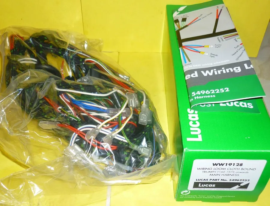 Жгут проводов LUCAS WIRING HARNESS TRIUMPH TRIDENT T160 MADE IN UK 60-4559 LU549 — фото лота 1