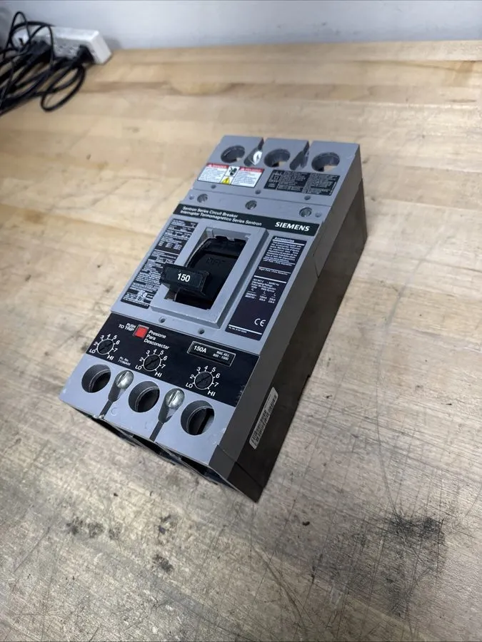 Автоматический выключатель SIEMENS HFXD63B150 SENTRON 3 POLE 150 AMP 480V 65KAIC
