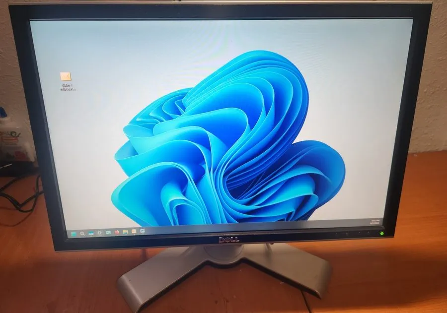 Монитор DELL ULTRASHARP 2208WFPt 22" LCD Monitor w/4-Port USB Hub DVI VGA