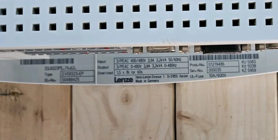Сервопривод LENZE EMB9352-E SERVO DRIVE T234506