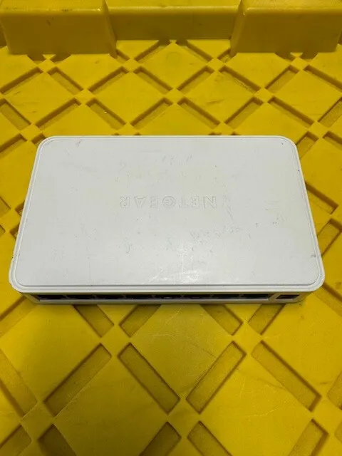 Коммутатор NETGEAR GS208v2 8-Port Gigabit Ethernet Switch White