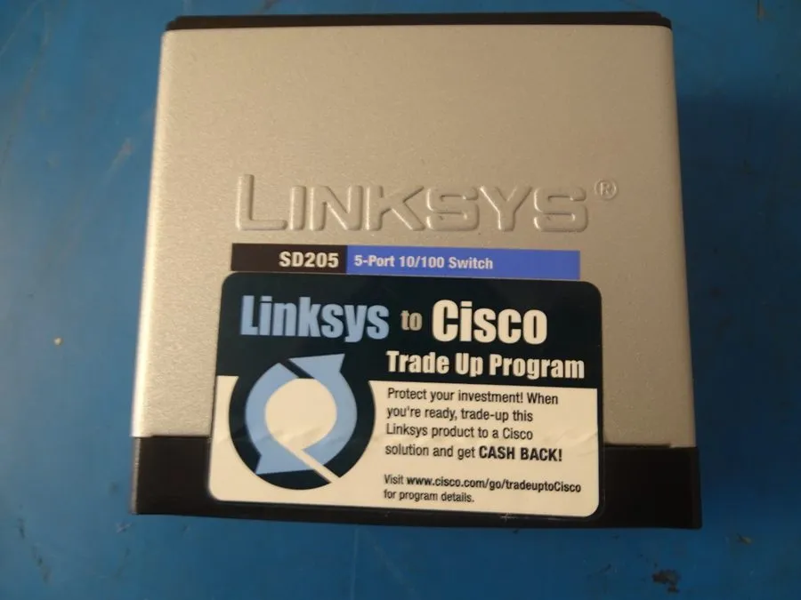 Коммутатор Linksys SD205 5-Port 10/100 Desktop Ethernet Switch Cisco Systems Ver