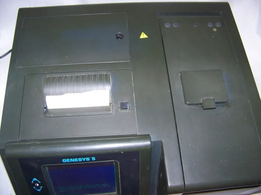 Спектрофотометр Thermo Scientific Spectronic Genesys 5 Spectrophotometer 3360080 — фото лота 2
