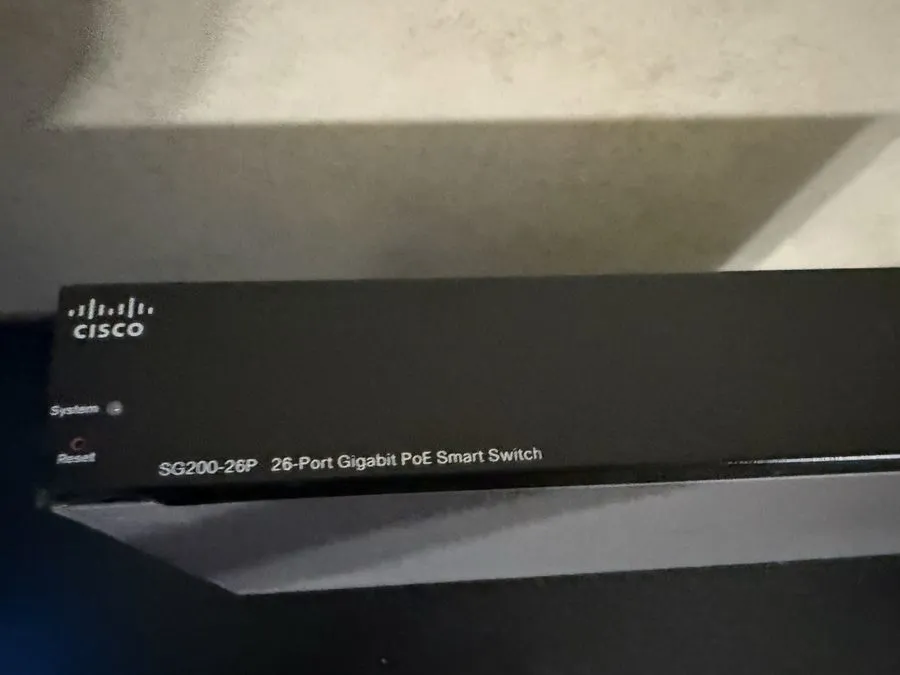 Коммутатор Cisco SG200-26 26-Port Gigabit POE Smart Switch Works