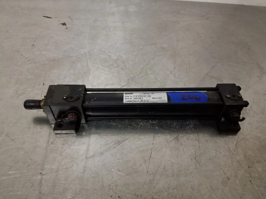 Пневмоцилиндр Parker Series 2A 01.50 CC2AUS18C 6.000 250 Psi Air Pneumatic Cylin