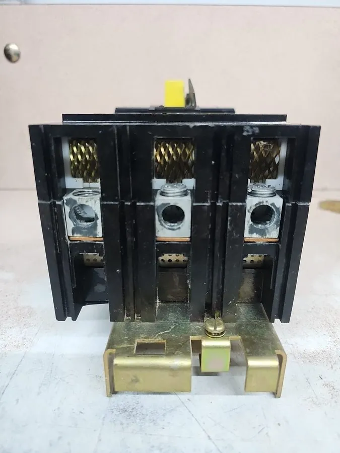 Автоматический выключатель Square D IF34100 3 Pole 100AMP 480V 200k I-Line Circu