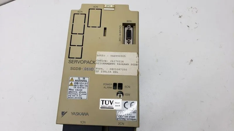 Сервопривод Yaskawa SGDB-05VD Servopack Servo Drive 200-230VAC 0-230VAC 3PH 0.60