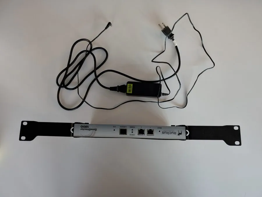 Точка доступа Wi-Fi Ruckus Zone Director 1200 Wireless LAN Controller ZD1200, No