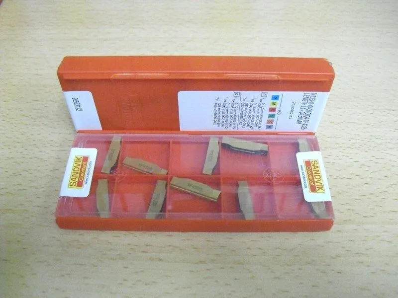 Режущий инструмент N123H1 0400 S01025 7015 SANDVIK Insert