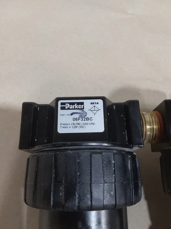 Трубопроводная арматура Parker 06F32BC w/ 06R313AC Pressure Regulator and Filter