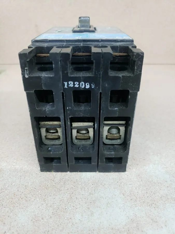 Автоматический выключатель SIEMENS SENTRON ED43B090 3 Pole 90 AMP Type ED4 Circu