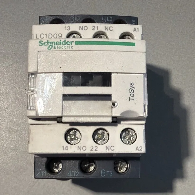 Контактор SCHNEIDER ELECTRIC LC1D09P7 TESYS D CONTACTOR 9A 3-POLE 230V AC COIL 4
