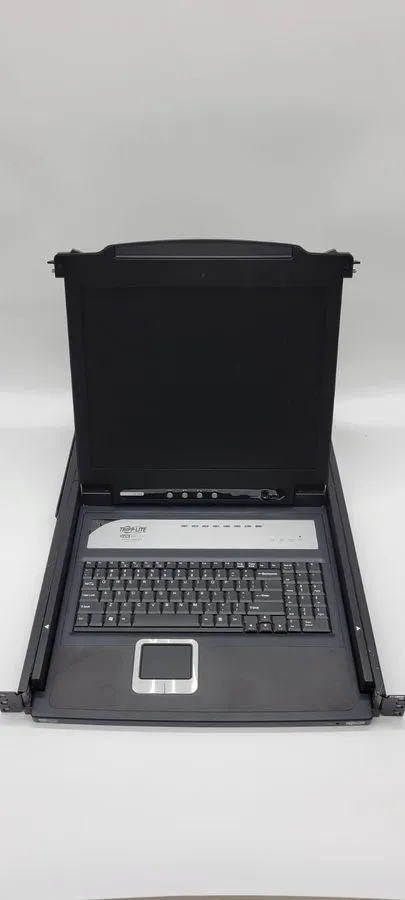 KVM-переключатель Tripp Lite 8-Port B020-008-17 Rackmount KVM Console 17” LCD