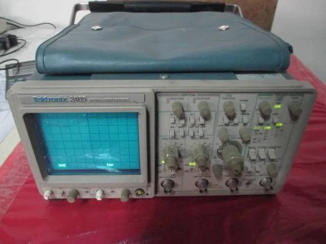 Осциллограф Calibrated TEKTRONIX 2465 300MHz 4 Channel OSCILLOSCOPE