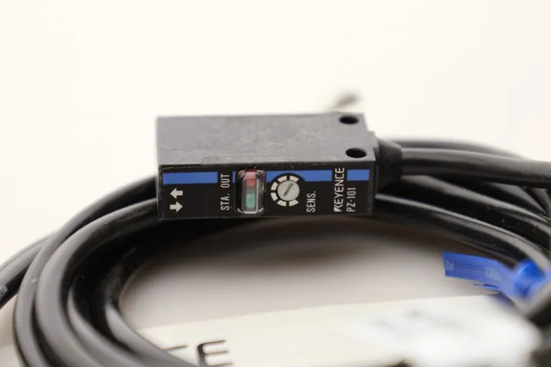 Фотоэлектрический датчик Keyence PZ-101 Photoelectric Sensor