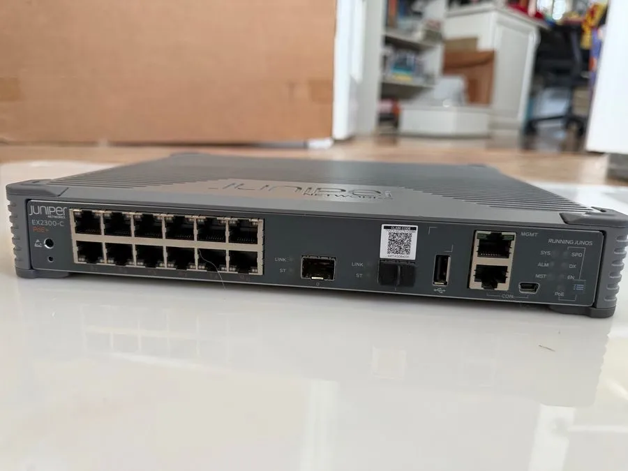 Коммутатор Juniper EX2300-C-12P 12 Port PoE+ Fanless Switch 2x 10GbE SFP+ Junos