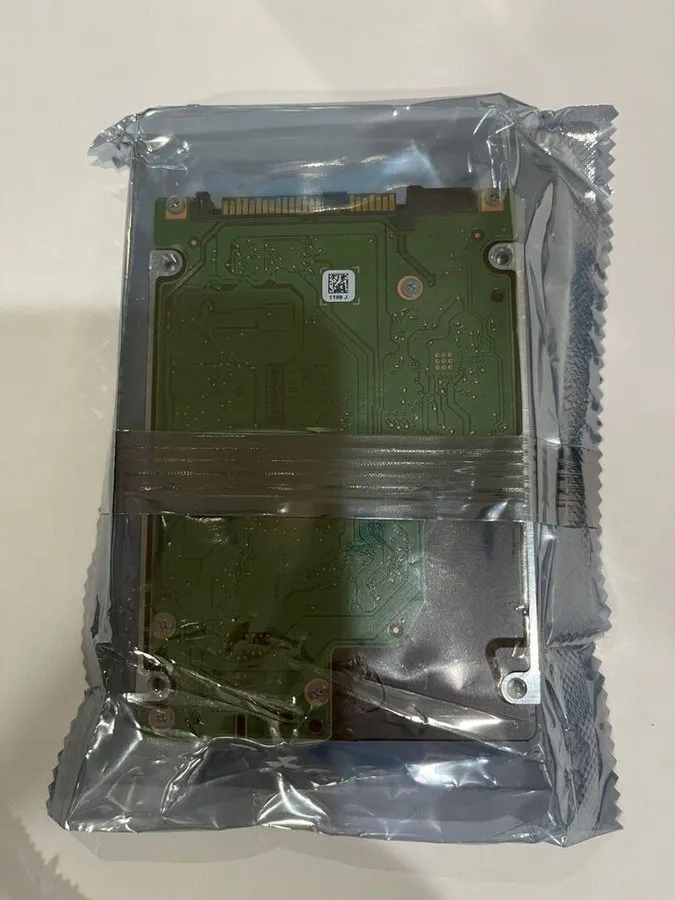 Жёсткий диск Seagate ST600MM0099 600GB 10K RPM 12GB/S SAS 2.5" HDD HARD DRIVE