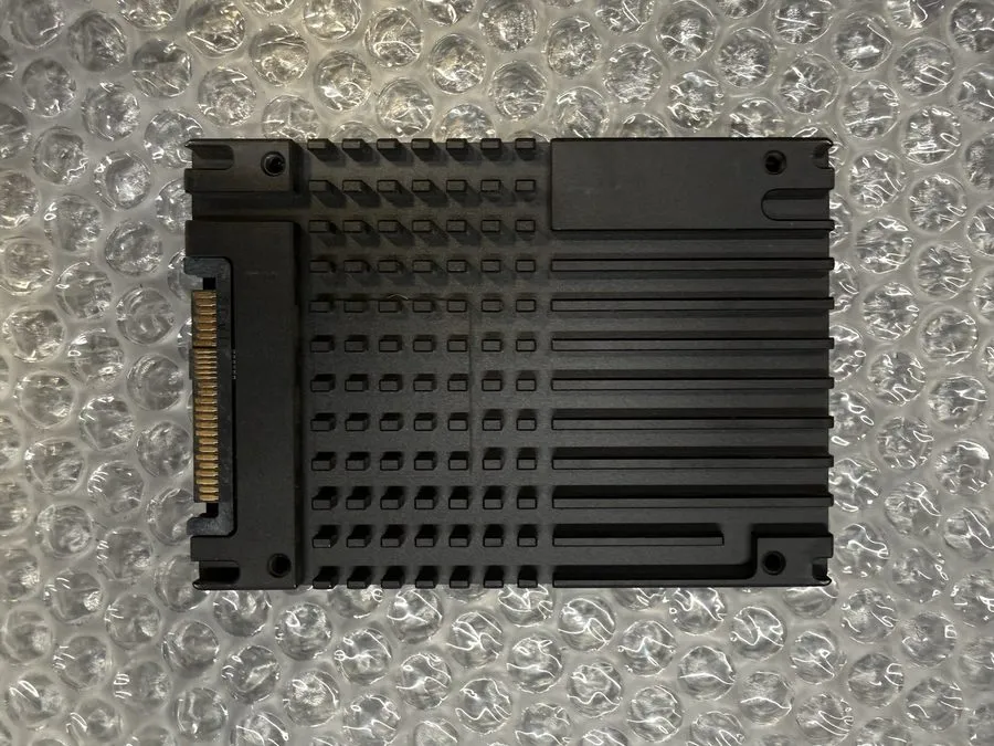 SSD-накопитель Micron 9300 MAX 3.2TB U.2 NVMe Enterprise SSD MTFDHAL3T2TDR — фото лота 1