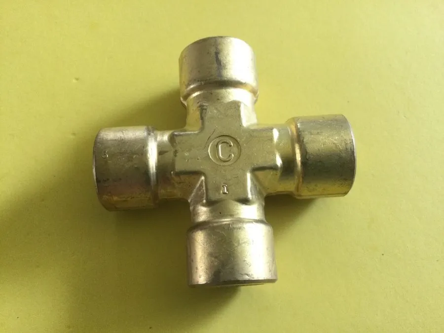 Фитинг Swagelok B-4-CS Brass Pipe Fitting FNSP
